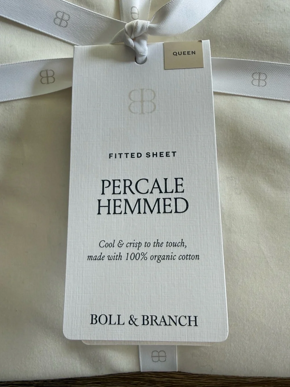 Boll & Branch Percale Hemmed Fitted Sheet – Cream (Queen)